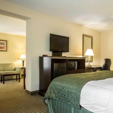 Quality Inn & Suites Greenville - Haywood Mall Εξωτερικό φωτογραφία