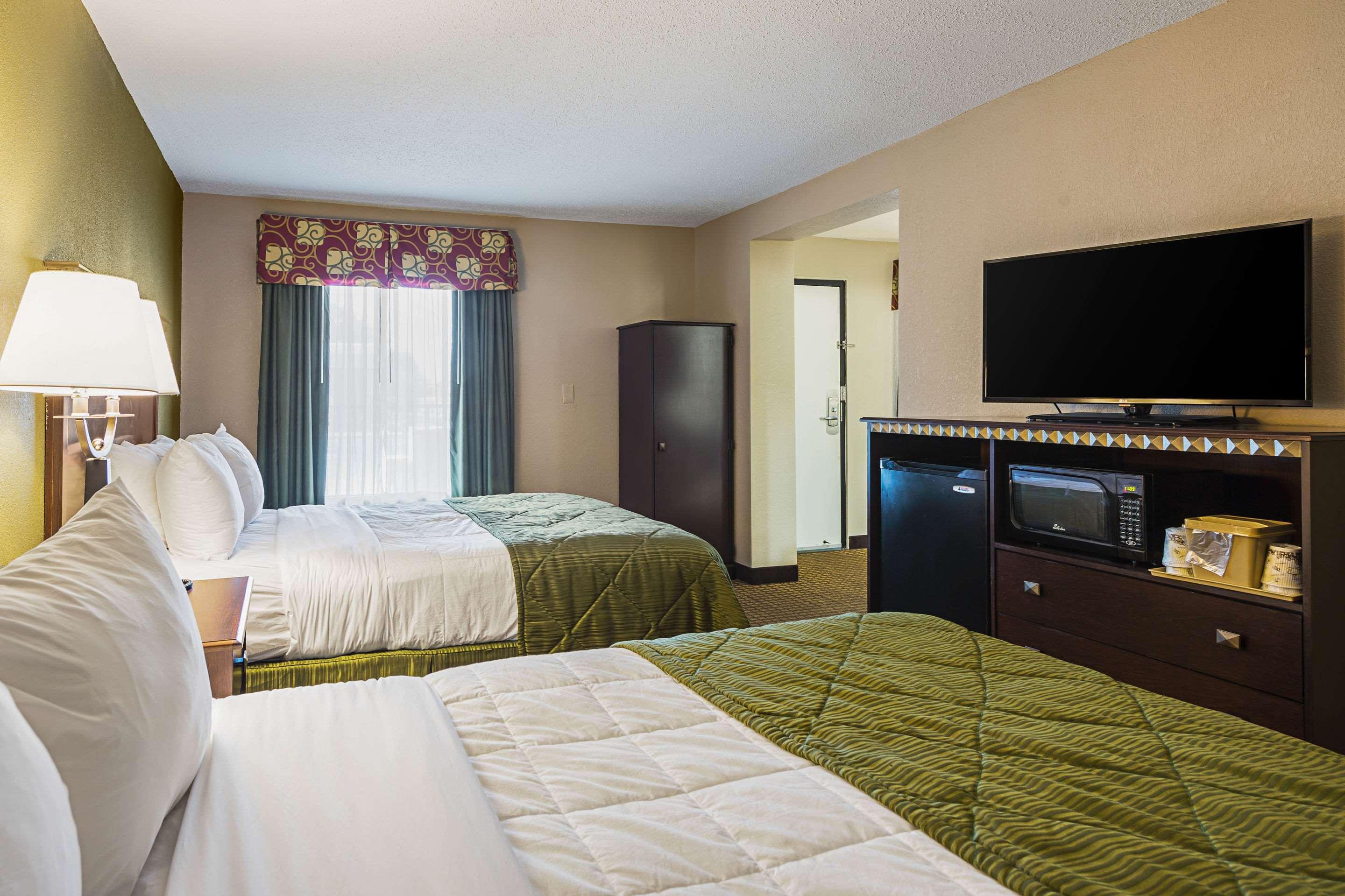 Quality Inn & Suites Greenville - Haywood Mall Εξωτερικό φωτογραφία
