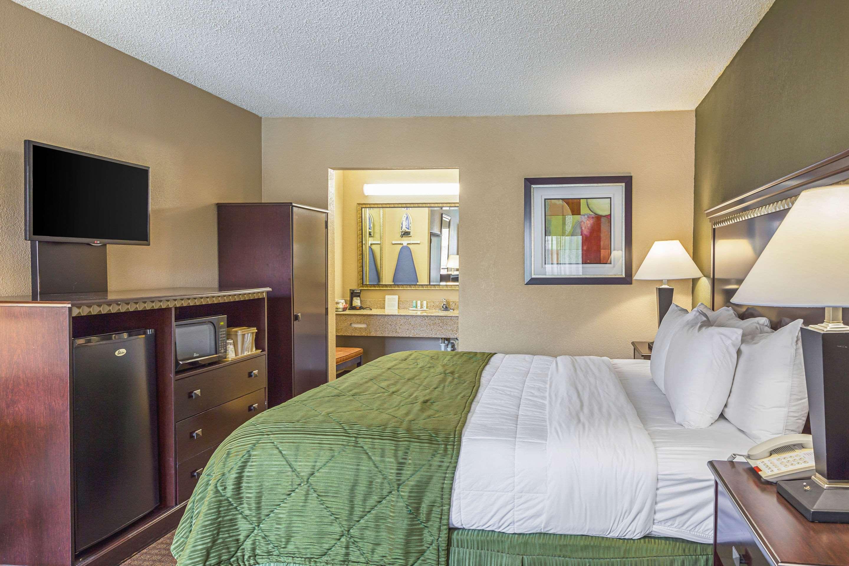 Quality Inn & Suites Greenville - Haywood Mall Εξωτερικό φωτογραφία