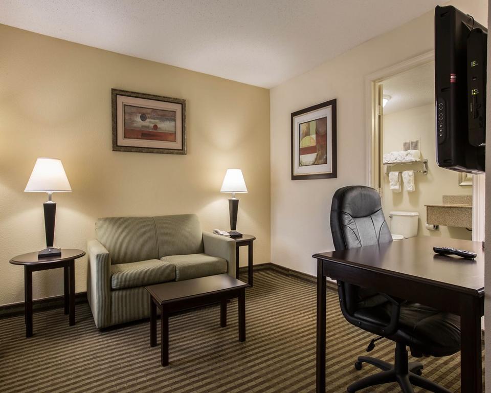 Quality Inn & Suites Greenville - Haywood Mall Εξωτερικό φωτογραφία