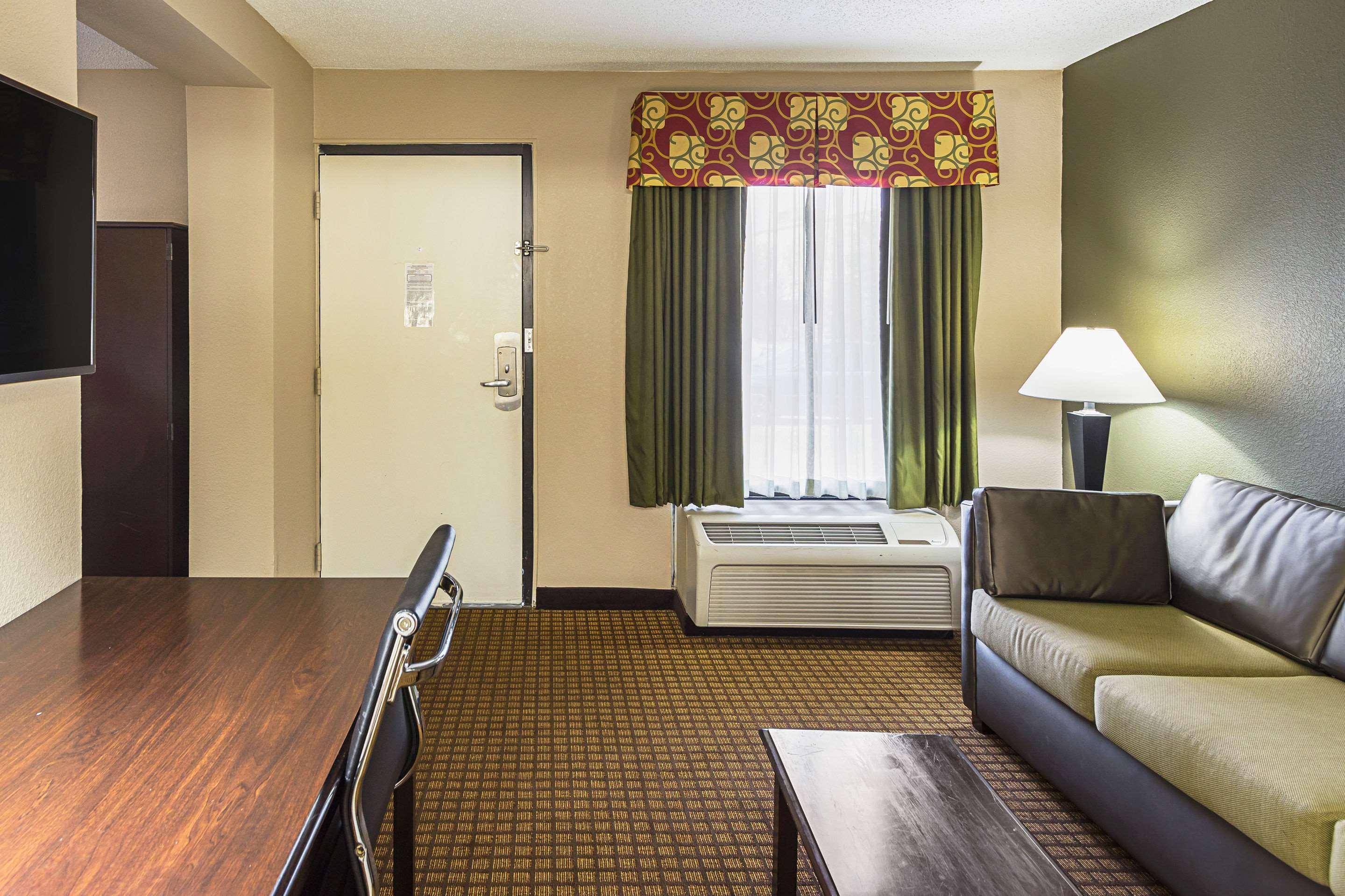 Quality Inn & Suites Greenville - Haywood Mall Εξωτερικό φωτογραφία