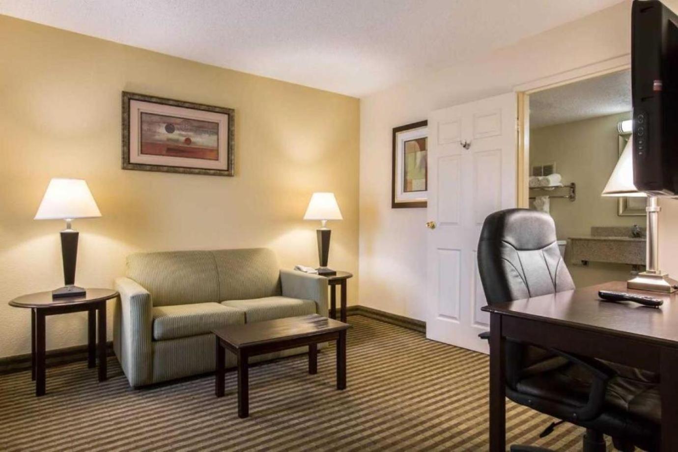 Quality Inn & Suites Greenville - Haywood Mall Εξωτερικό φωτογραφία