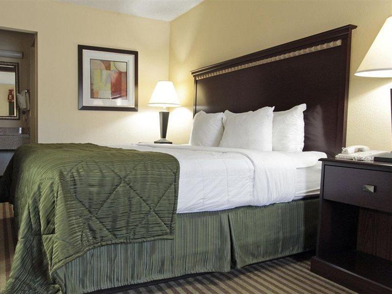 Quality Inn & Suites Greenville - Haywood Mall Εξωτερικό φωτογραφία