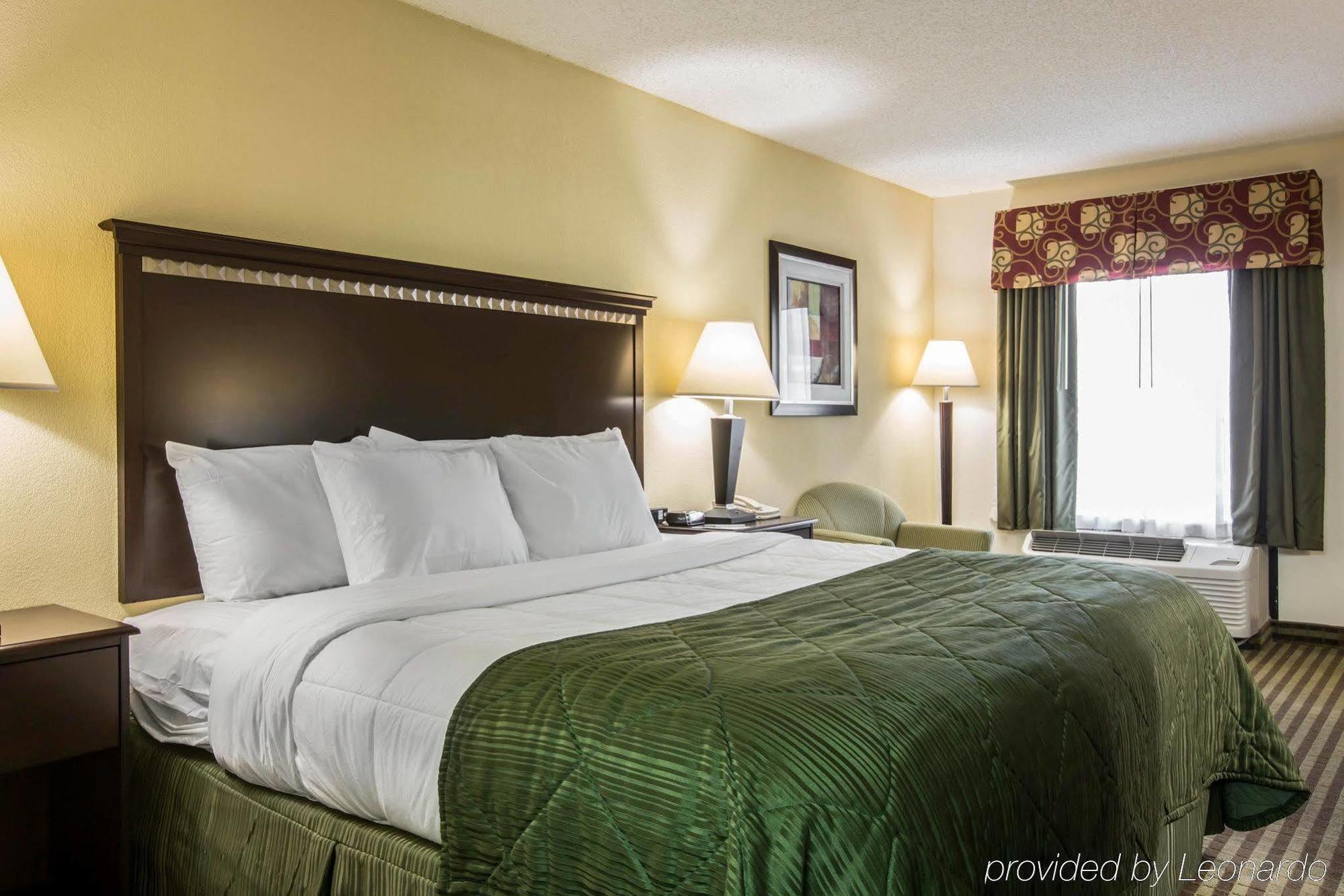 Quality Inn & Suites Greenville - Haywood Mall Εξωτερικό φωτογραφία