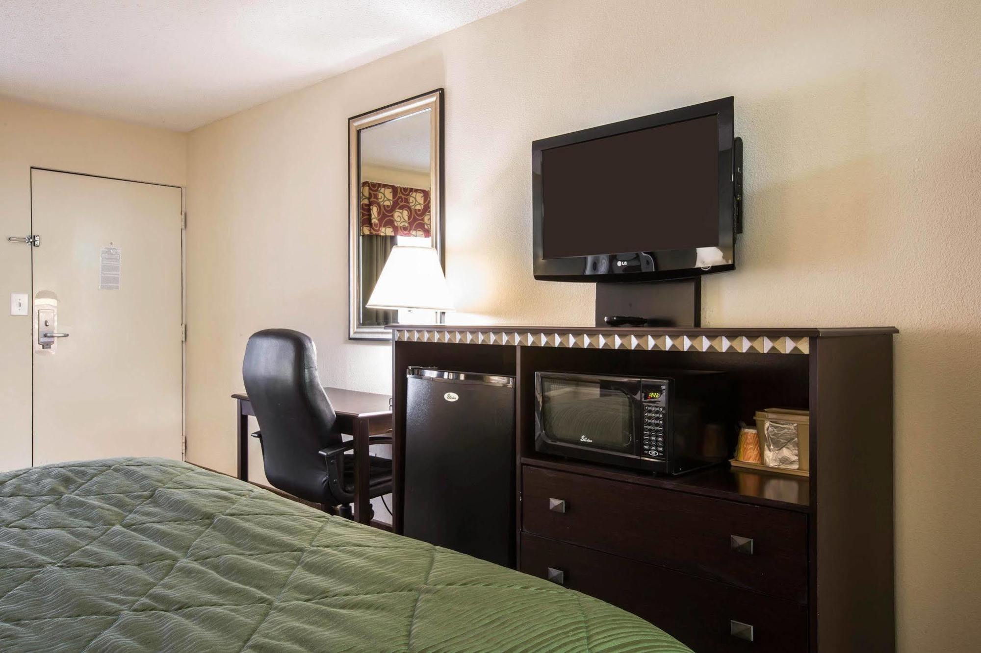 Quality Inn & Suites Greenville - Haywood Mall Εξωτερικό φωτογραφία