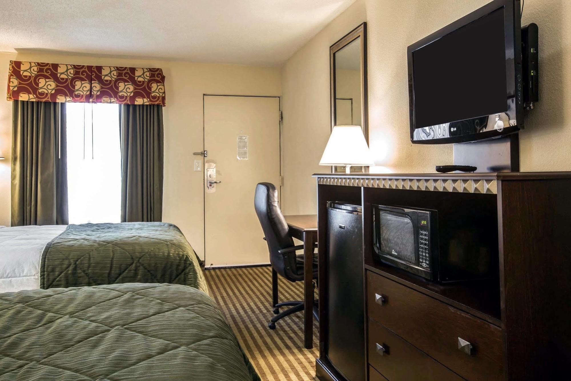 Quality Inn & Suites Greenville - Haywood Mall Εξωτερικό φωτογραφία