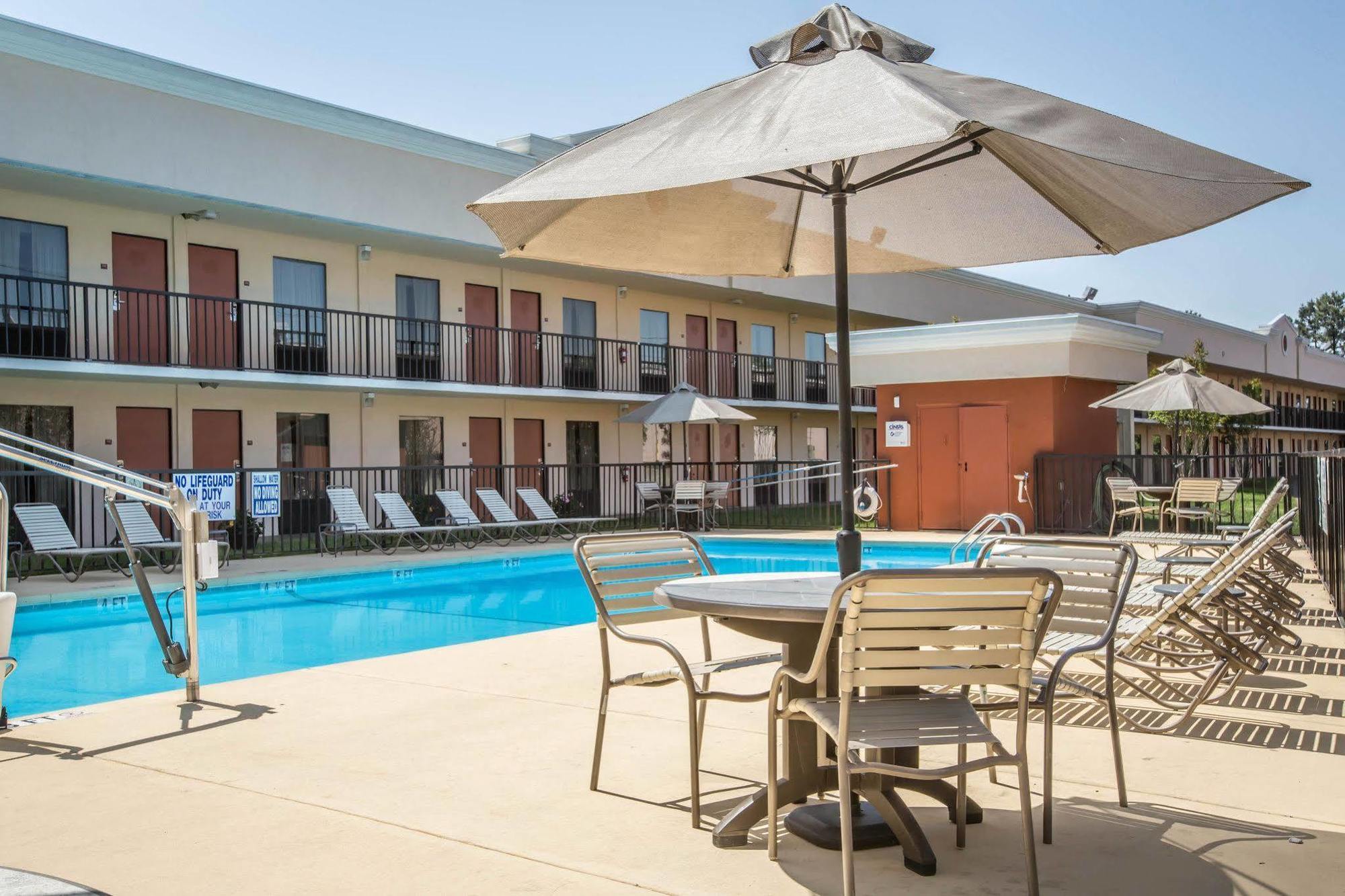 Quality Inn & Suites Greenville - Haywood Mall Εξωτερικό φωτογραφία
